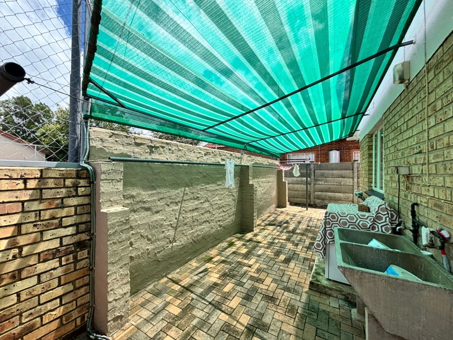 5 Bedroom Property for Sale in Flamwood North West